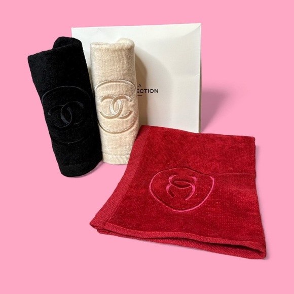 Chanel Luxury Towel Trio in Black Cream and Red (0540)
